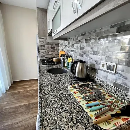 Apartment Sik, Merkezde Denize 3 Km Kueltuer Kafeler Cd. 2 Dk '12' Antalya